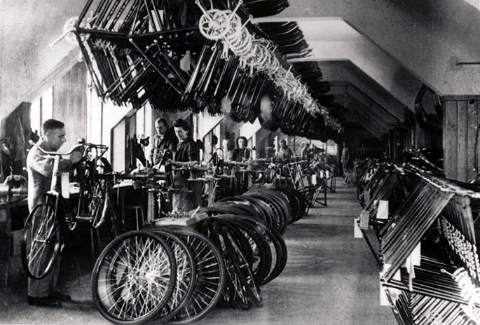 Foto VEB Möve-Werk, Fahrradproduktion vor 1959